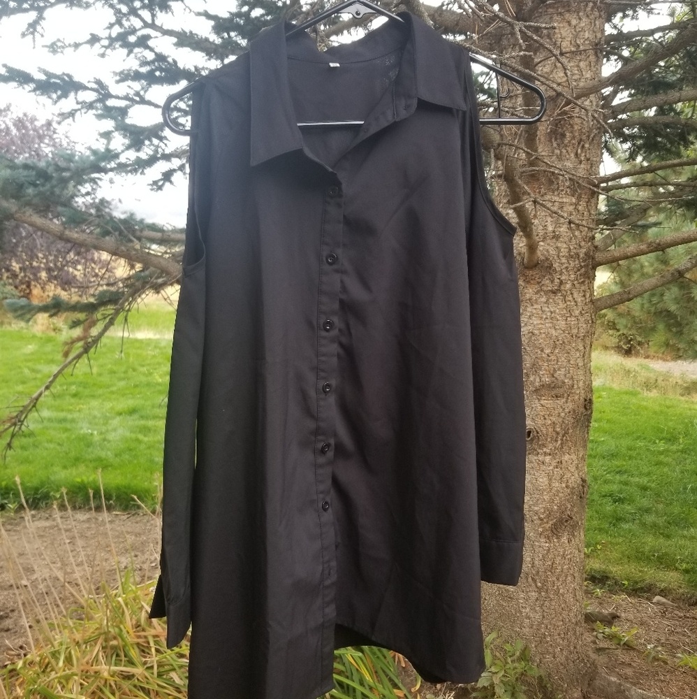 Shoulder Cut Out Button up Top, Black